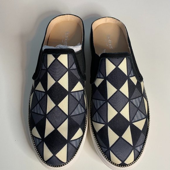 HAYDEN OPEN BACK SNEAKER BLACK/WHITE GEO - Picture 3 of 7